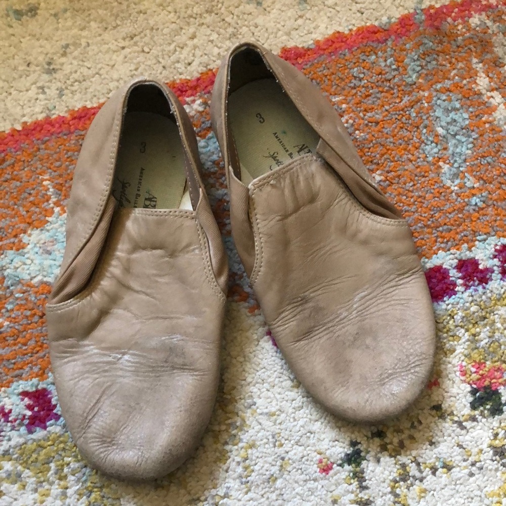 Dance jazz shoes size 3 tan